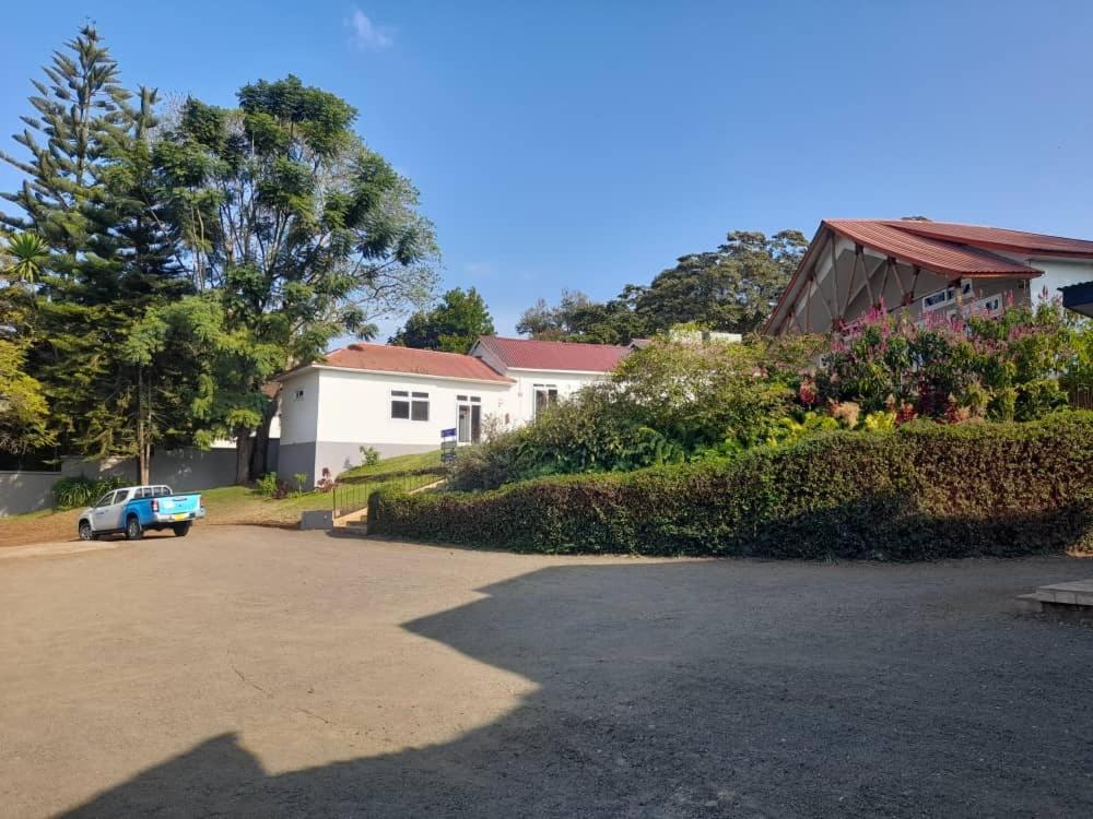 Boulevard Inn Mt Meru Аруша Экстерьер фото