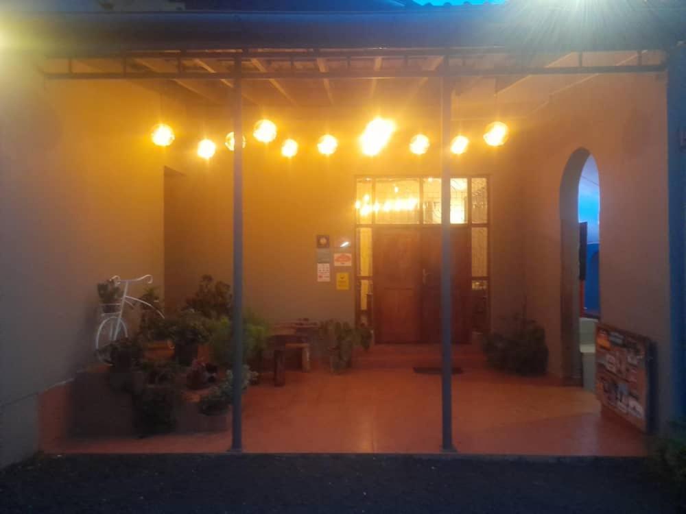 Boulevard Inn Mt Meru Аруша Экстерьер фото